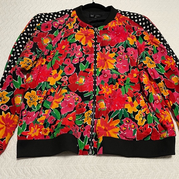 New ..Zara floral Jacket !! - Picture 4 of 6